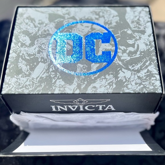 INVICTA DC COMICS LTD EDITION #231/4000 BATMAN DUAL TIME QUARTZ WATCH - Picture 7 of 8